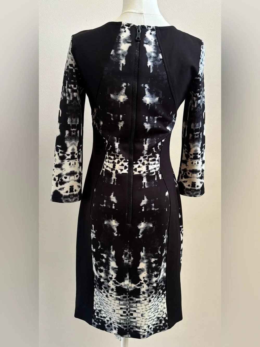 Yoana Baraschi Black White Abstract Sheath Dress Size 4 Career Cocktail